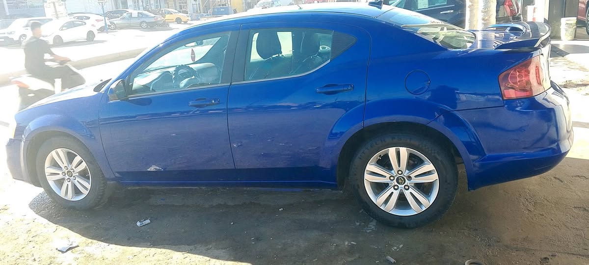 وين إللي يدور سياره مناسبة جوه السوك بلاش
دوج افنجر موديل ٢٠١١
رقم بغداد 
مكان السياره ميسان بسمي 
محرك ٣٦٠٠
كير مكينه خير من الله 
سياره بلاديه كهربائيات بلاديه كلها شغاله 
مصبوغه جماليه جديده بدون ضربه واو دكه جاكوج 
تخم تاير السعر ٨٠وبيه مجال للشراي 
هاتف وعنوان ميسان ***********
