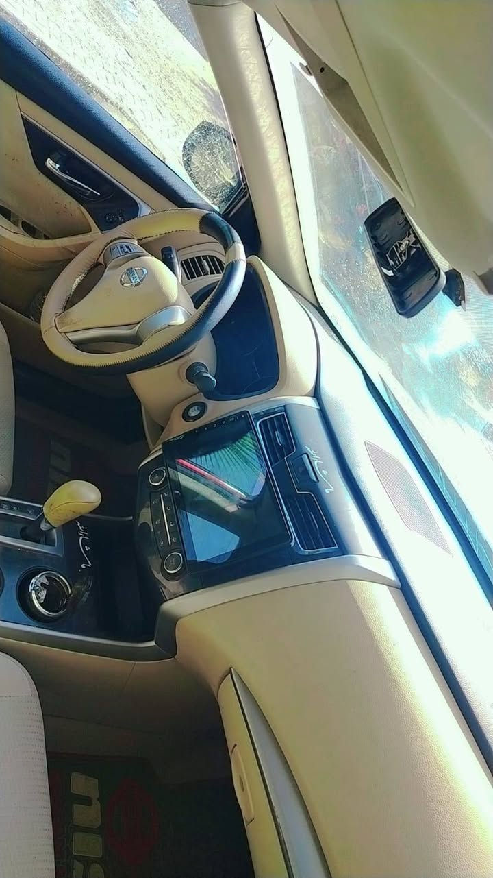 سلام عليكم سياره متوم طبق الاصل سياره نضيفه حلوه ما تصرف عليه الف سعر 45 بيه مجال
***********
