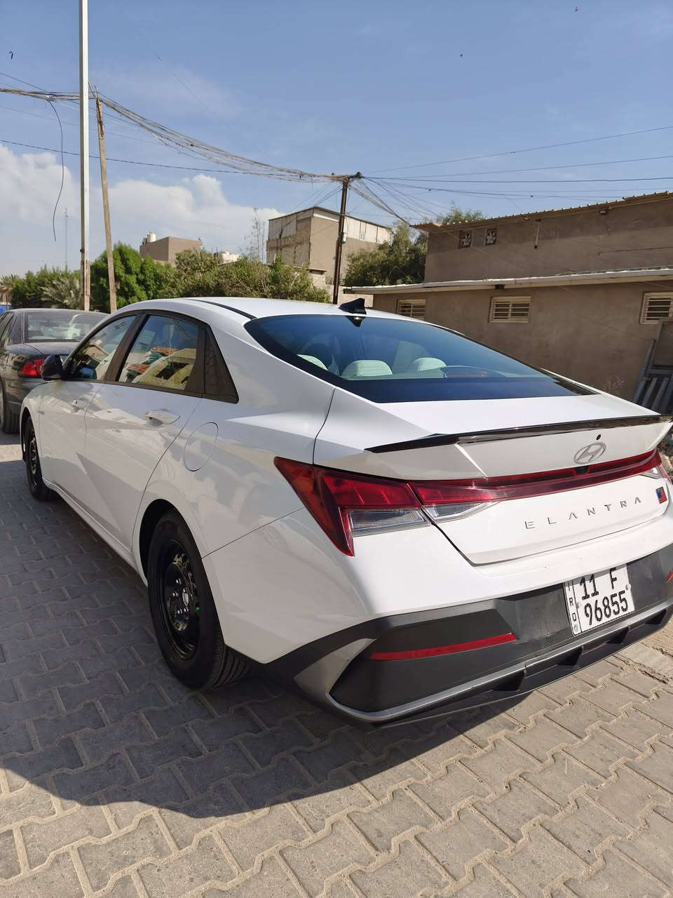 للبيع هيونداي إلنترا Sel 2025 🚗
حادث خلفي خفيف موضح بدون ايرباك او شواصي 
▫️ لون أبيض
▫️ ممشى 22 ألف كم
▫️ مكفولة
▫️ محرك 2.0 CC اقتصادي وأداء ممتاز
▫️ شاشة لمس كبيرة مع Apple CarPlay و Android Auto
▫️ كاميرا خلفية وحساسات مساعدة
▫️ نظام المحافظة على المسار (Lane Keep Assist)
▫️ نظام التحذير من الاصطدام الأمامي مع الكبح التلقائي
▫️ مراقبة انتباه السائق
▫️ تشغيل بصمة ودخول ذكي 
▫️ مثبت سرعة
▫️ إضاءة LED نهارية
▫️ تكييف ممتاز
▫️ عدة وسائد هوائية وأنظمة أمان متطورة
▫️ اقتصادية جداً بالوقود ومناسبة للمشاوير اليومية والعمل
 السيارة نظيفة جداً وجاهزة للفحص
📞 *********** السعر 167
