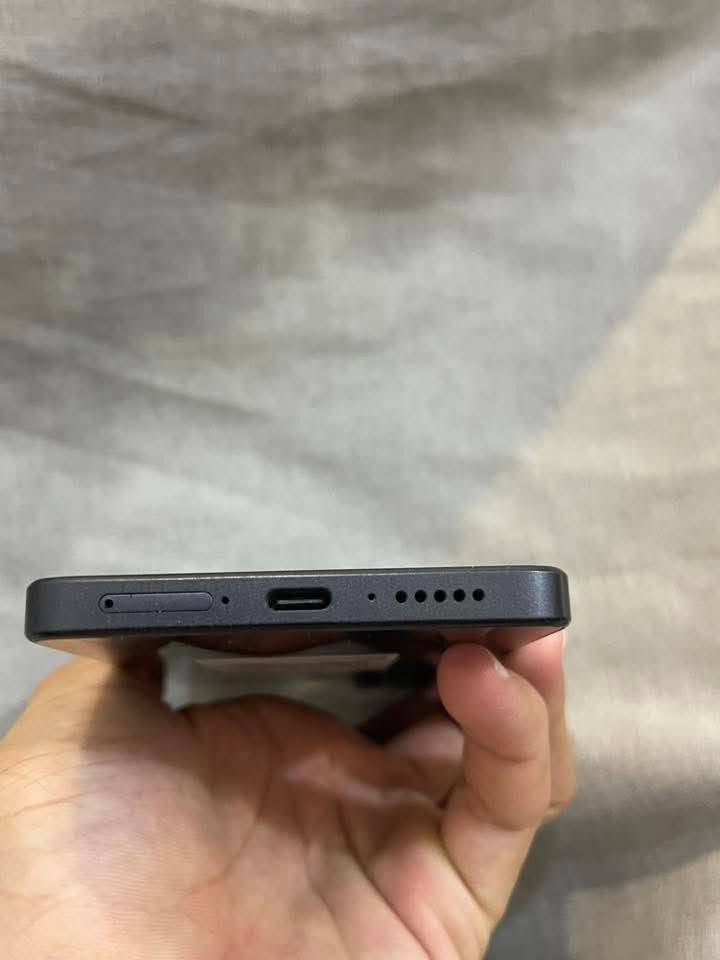 📱 للبيع POCO X7 Pro
اللون: أسود

الذاكرة: 12GB RAM

التخزين: 512GB

شاشة AMOLED 120Hz بدقة 1.5K

معالج Dimensity 8400-Ultra القوي للألعاب والاستخدام الثقيل

بطارية 6000mAh وشحن سريع 90W

كاميرا 50MP مع مثبت بصري

مقاوم للماء والغبار IP68

الجهاز نظيف جداً وخالٍ من المشاكل، أداء ممتاز وسرعة عالية، مناسب للألعاب والتصوير والاستخدام اليومي.


**إذا كنت صاحب هذا الإعلان وتريد حذفه لأي سبب، رجاءا أرسل رسالة إلى الدعم الفني**