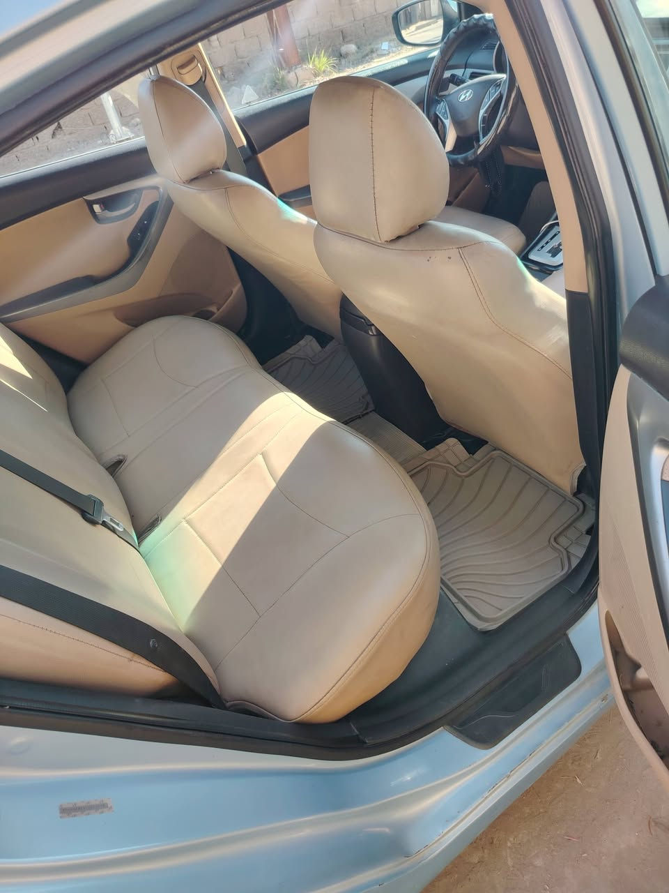 السلام عليكم
النتره موديل 2012 فوول بصمه فتحه كشنات جلد وتدفه بل كشنات سياره فوول لمتدد وراد أمريكي حادث خلفي مصبوغه حزام أثر جراد مكيه جديده كير جديد تخم تاير تبريد شغال سياره جهازه وشرط ثاني يوم تحويل
السعر 100
رقم ***********
