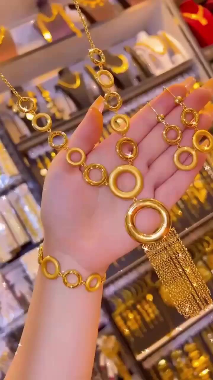 جمال السيتات.
تقليد الذهب. طلاء ثابت 💯 
ضمان بطلاء


**إذا كنت صاحب هذا الإعلان وتريد حذفه لأي سبب، رجاءا أرسل رسالة إلى الدعم الفني**