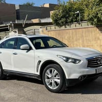 انفنتي fx 2012 خليجي  سيارة هبدون حادث فقط شخوط بسيطة موضحة بالسونار  ...