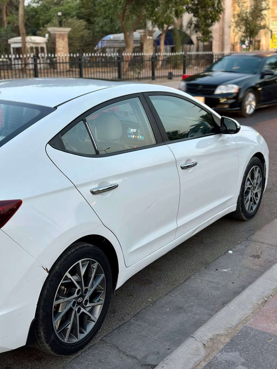 سيارة النترا 2020
فوول مواصفات ماشية (58) الاف قابل للزيادة
1-محرك 2000 دووش
2-حساسات خلفيه اماميه وجانبيه
3-كاميرا مع شاشه لمس 
4_تحكم ستيرن
5- مري شفط + اشارة ترحيب
6-بصمه + بصمة ابواب
7-سلايت روووف
8-اربعة انظمة قيادة ايكو _ سبورت _ سمارت _ عادي
9_ صندووق بصمه
10_ 4 ايرباك تبريد قطعتين
السياره رقم واسط استلام شركة موظفين 
السعر 165
***********
