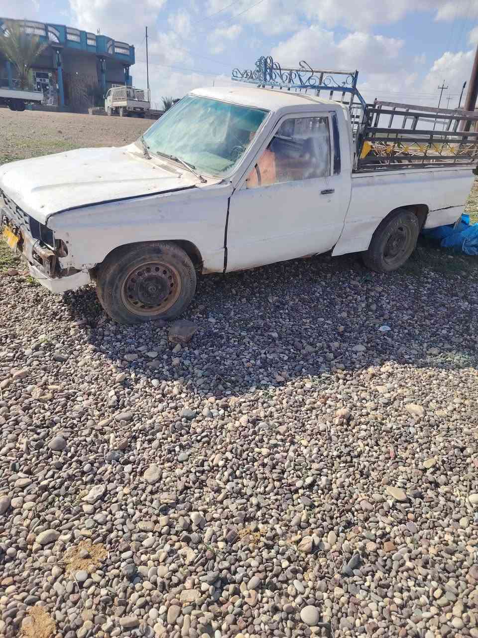 بكم 85، السعر مليون و 300 وبيه مجال، ما مسجل، ***********
