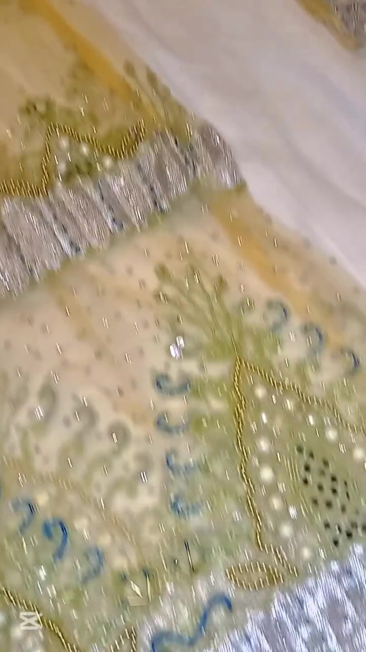 للبيع فصال زي كردي نسائي لون كريمي مطرز بتفاصيل جميلة وراقية.
✅ استخدام مرة واحدة فقط
✅ حالة ممتازة جدًا
✅ تطريز وخرز كامل كما موضح بالصور
✅ مناسب للمناسبات والأعراس

📍الموقع: الموصل

💰السعر: ١٢٠ ألف دينار قابل للتفاوض للجادين

⚠️ لا يوجد توصيل أو شحن، التسليم يد بيد داخل الموصل فقط.

للاستفسار أو مشاهدة صور إضافية يرجى مراسلتي على الخاص.


**إذا كنت صاحب هذا الإعلان وتريد حذفه لأي سبب، رجاءا أرسل رسالة إلى الدعم الفني**