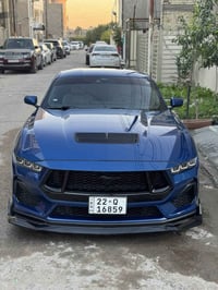 للبيع موستانك GT جيتي بريميوم فول موديل 2024 ماشية ٨ الاف بجم كبس حادث...