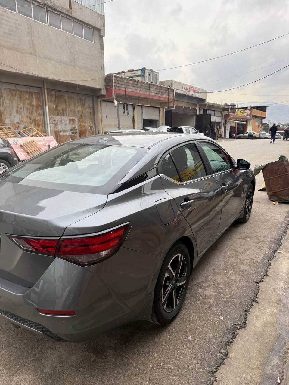 نيسان سينترا 2025 مواصفات SV للبيع السعر 137 ورقة او مجال بيها بابين صبغ او شبر جاملغ السياره بدون ايرباك شرط تترقم شمالي للشراء اتصل *********** واتس اب دهوك, العراق
