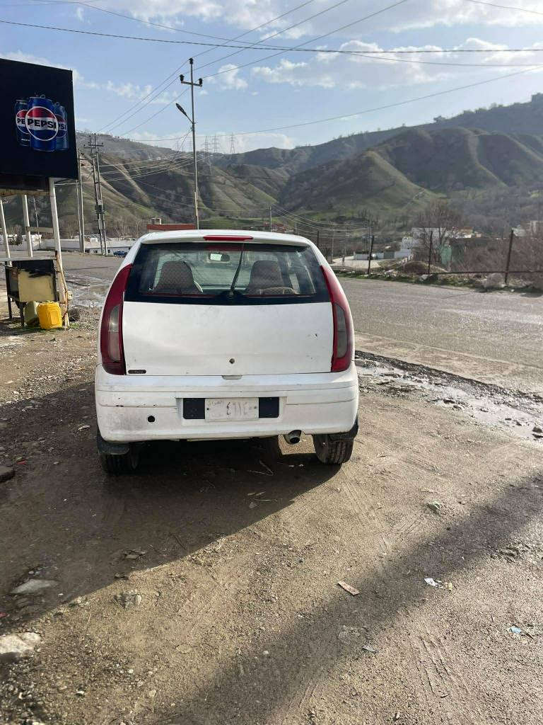 مۆدیل نوێ و هەرزان
تاتا تیدە 
مۆدیل ٢٠٠٧
گێڕ و مەکینە بیلادە
٤ پستۆنە
مەکینەی زۆر بەهێزە و بەنزین کەمدەخوات
گێڕ و مەکینەی بەشەرت
سەیارەکی هەتابڵێ هەرزان و مۆدیل نوێ و بەلاش
وە ئەشیایی گەلێک زۆرە
تەکسی بوە کراوەتە خسوسی 
کتابی دادگای لەگەڵە و بێ کێشەیە
نرخ<    ١١     > گەڵا
***********
***********
شوێن:سۆران سوران, أربيل
