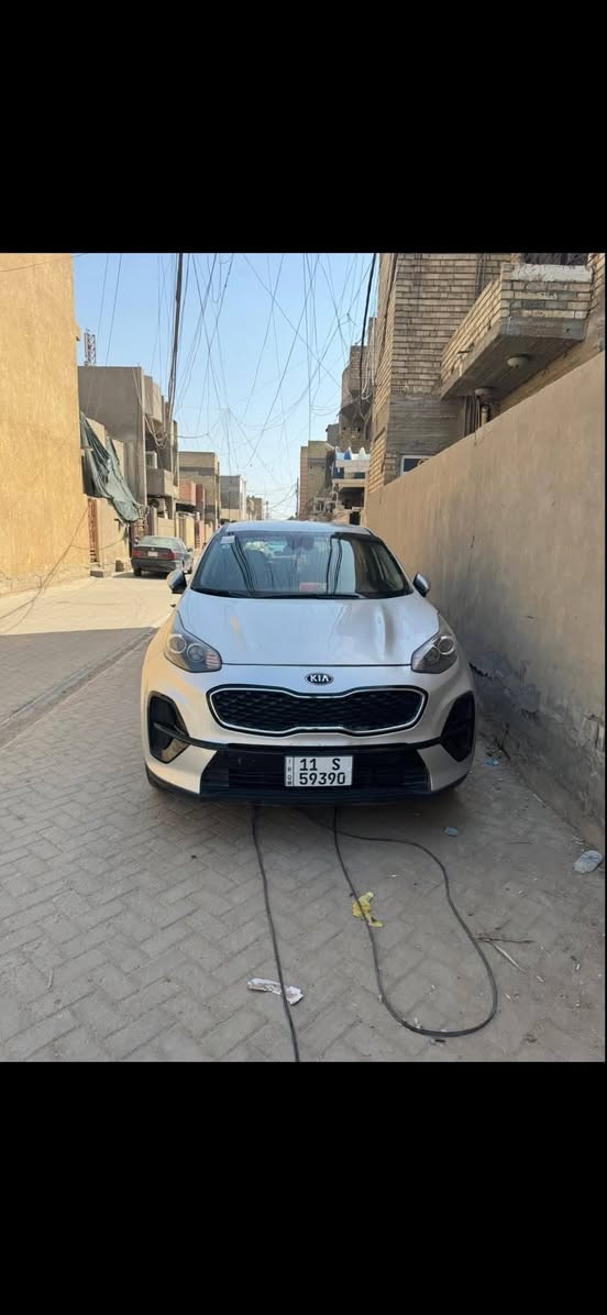 سبورتج امريكي 21
بيع او مراوس بسيارة صغيرة يفضل سوناتا اواكسنت او فورتي
حادثها خفيف سطحي بدون ايرباك والصور مرفقة
كشن كهرباء
تحكم ستيرن
تحديد مسار
نقطةعمياء
اوامر صوتية
رادار امامي
مري كهربائية 
مري شفط
اشاير بالمري
مانع انزلاق
3 وضعيات قيادة
شاشة ابل كاربلاي واندرويد اوتو بلادية
مكينة 2400 جي دي اي
تخم تاير جديد
ويل كب بلادي
لد نهاري بلادي
قطعتين تبريد
داخل بيجي
ماشية ١٣٠ الف كيلو

سيارة جاهزة وخير من الله وما بيها اي نقص
كير ومكينة مكفولات وعلى الفحص  
اي تفاصيل راسلني واتس او اتصل وتدلل
***********

السيارة بغداد رقم جديد باسمي
مكاني بغداد حي العامل
السعر ١٦٣ ورقة
