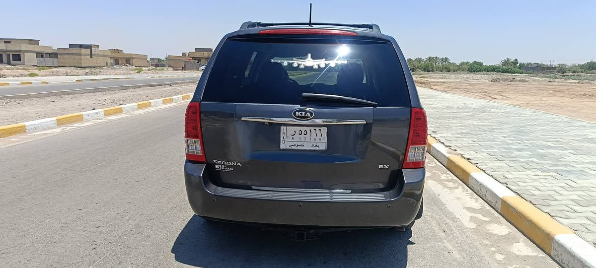 سيدونا 2014 فول مواصفات بيبان كهربائي جنطه كهرباء شاشه وكشنات جلد وكهرباء حادثه جاملغ أمام مكينة كير حداديه تبريد كله عالشركه تخم تاير شاد جديد للاتصال *********** أو ***********
