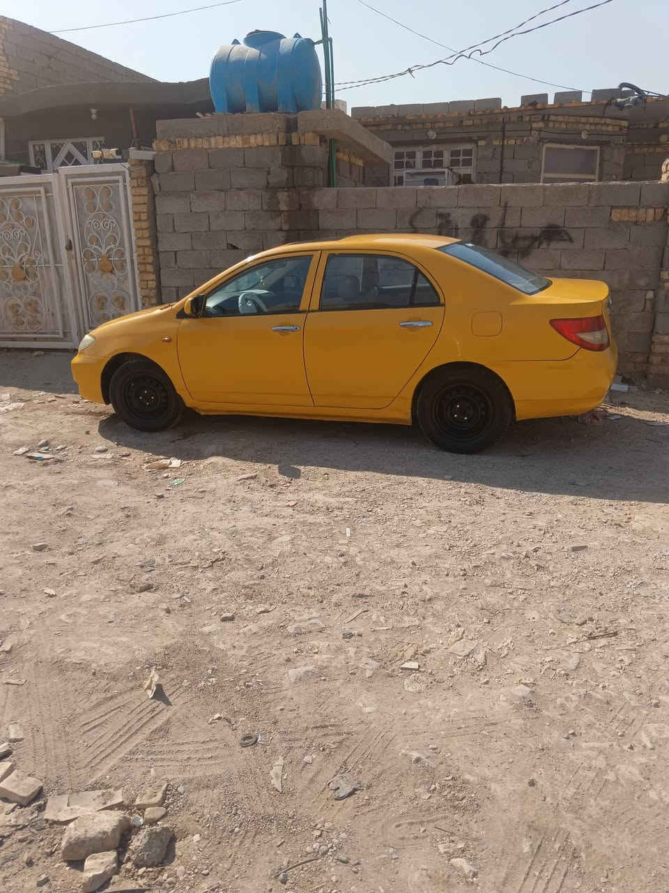 للبيع موديل 2011 السعر 30 وبيها مجال كوت شهداء ***********
