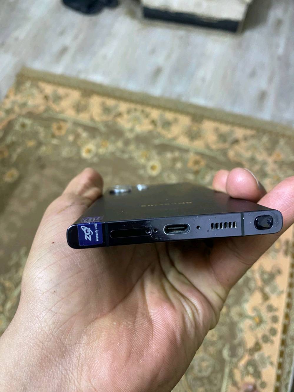 السلام عليكم شباب سامسونك اس ٢٣ الترا النسخة اليابانيه لون اسود ذاكرة ٥١٢ عشوائية ١٢ الجهاز كامل وكفول من الشخط وكارتونته ويا موجودة تك خط السعر ٧٣٠ الف  وبيي مجال قليل للشراي العنوان بغداد
هاتف ***********