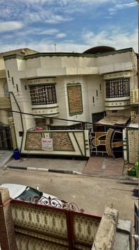 ياسين خريبط • ٢٠٠م • طابقين