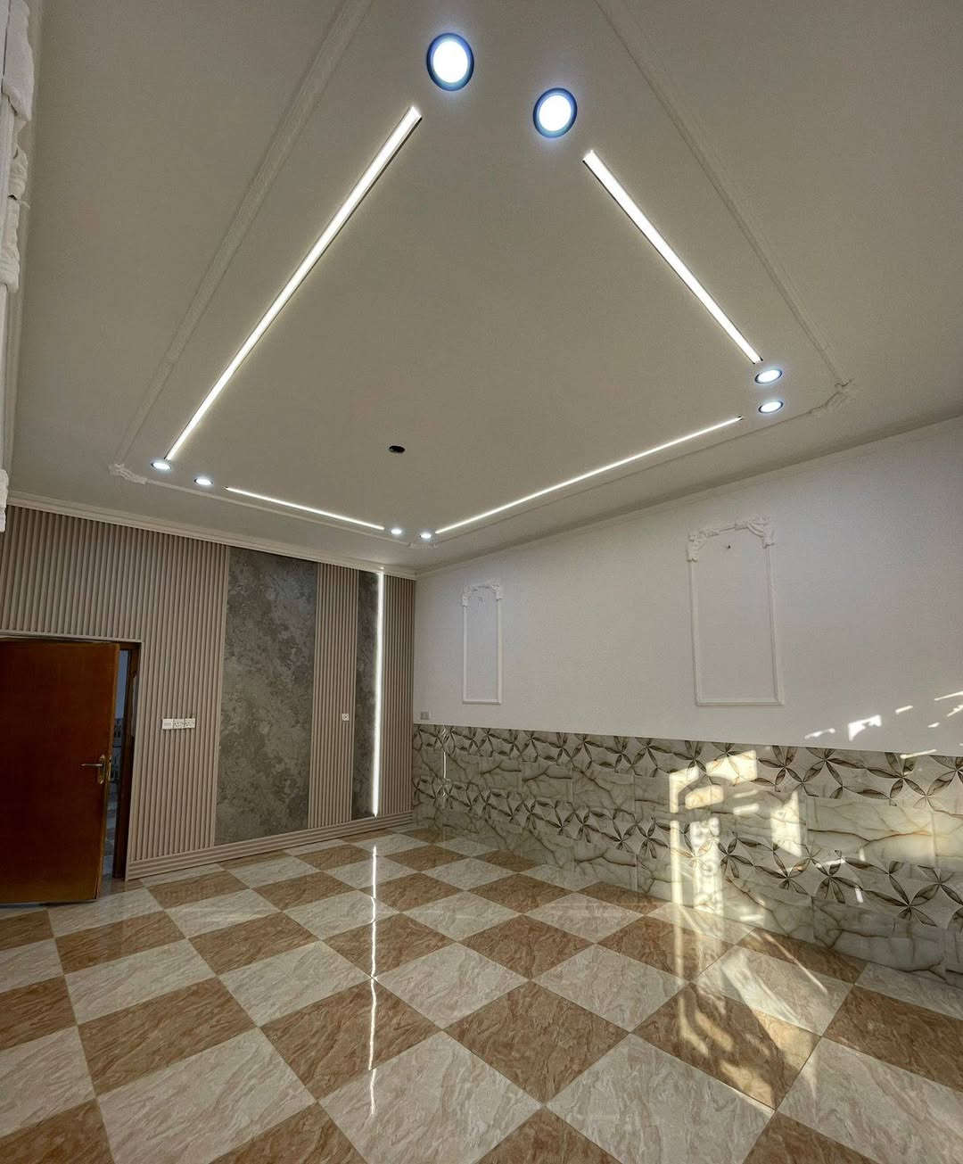 عقار للبيع ٢٠٠ متر طابقين العنوان كركوك حي العسكري قرب قاطع البلديه الخامس بناءحديث قبل سنتين طابقين الاستفسار مراجعة مكتب الصالح للعقار كركوك حي النصر شارع الوسط الاتصال
***********
***********
