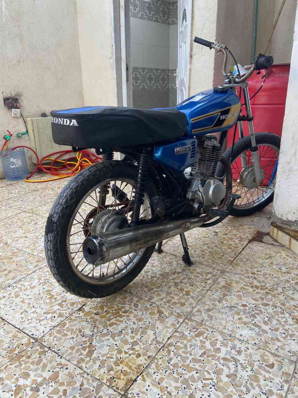 دراجه نامه للبيع ب 300 وبيها مجال دراجه حلوه ونظيفه والعنوان بصره حي طارق***********
