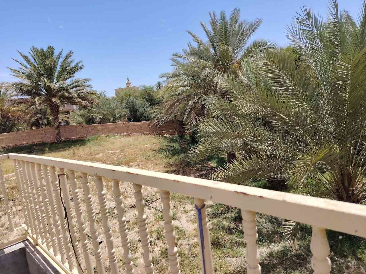 السلام عليكم
دار للبيع في حديثة بني داهر قرب جامع علي ابن ابي طالب
ركن على اربع شوارع
الدار غير مسجل في سجلات العقاري
مساحة /٢٠٠٠ متر
يكون الدار من:
غرفتين نوم ٥*٤
ديوان ١٠*٤
هول ٦*٤
مطبخ ٨*٤
وصحيات داخليه و خارجية
للاستفسار الاتصال على الرقم ***********
