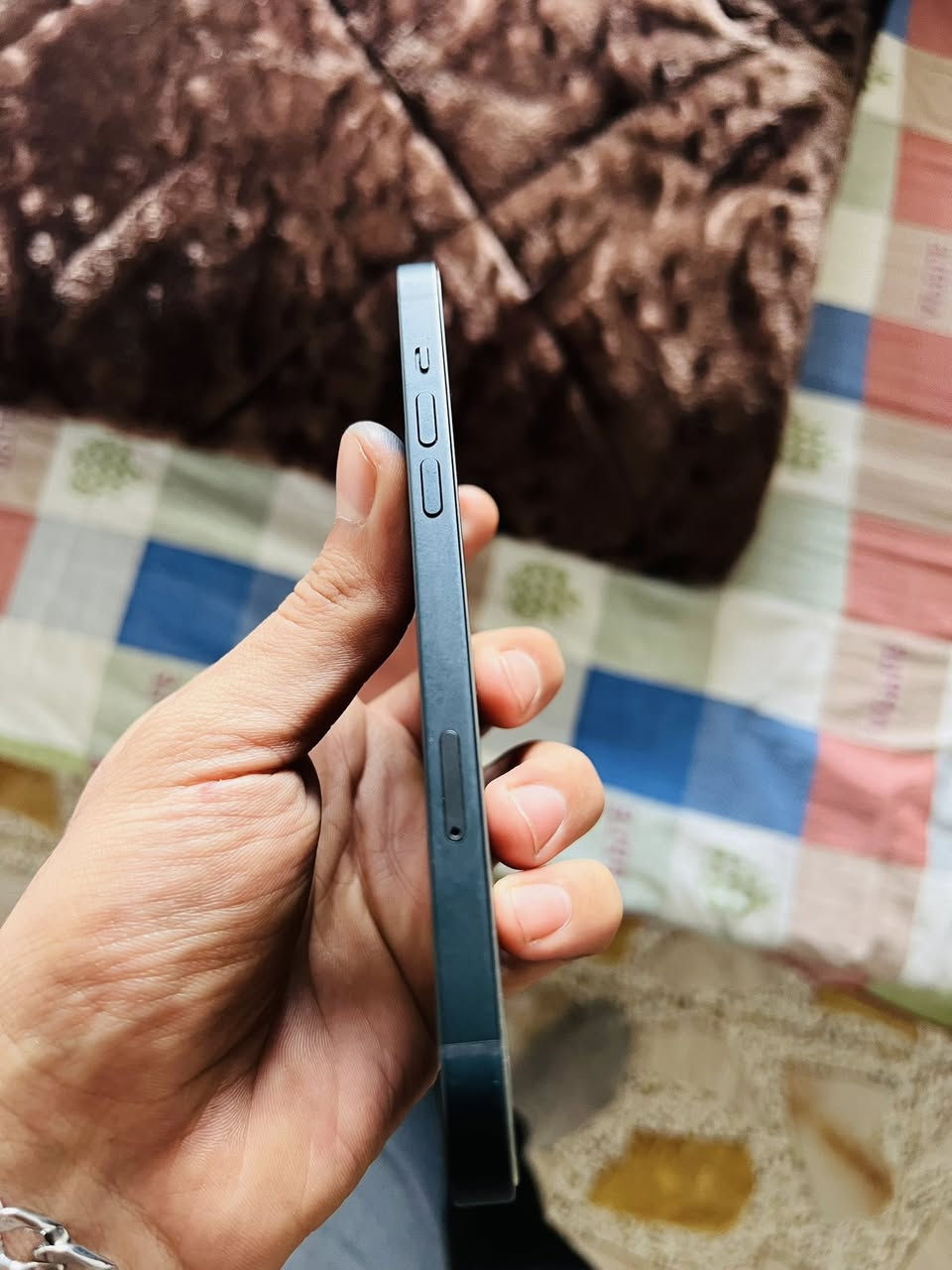 السلام عليكم
ايفون 14 بلاس الحجم الكبير 
ذاكره 256 بطاريه 83 
مكان تكريت 
مكلف بنشر 
التواصل ويا صاحب الجهاز 

‭0773 926 5136‬
