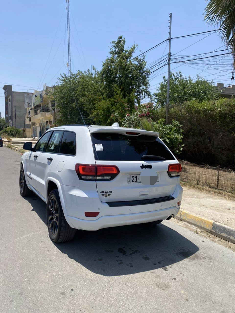 السلام عليكم للبيع جيب بلاك توب موديل 19 فول عده فتحه بدون حادث بدون ايرباك بيها صبغ قليل بل جاملغ امامي ومكانين كارت ماشيه 81 شاشه تشغيل عن بعد جلد رقم سلمانيه تحويل ثاني يوم بصمات عدد2 سياره جديده حيل شراي يتصل مكاني موصل ***********
