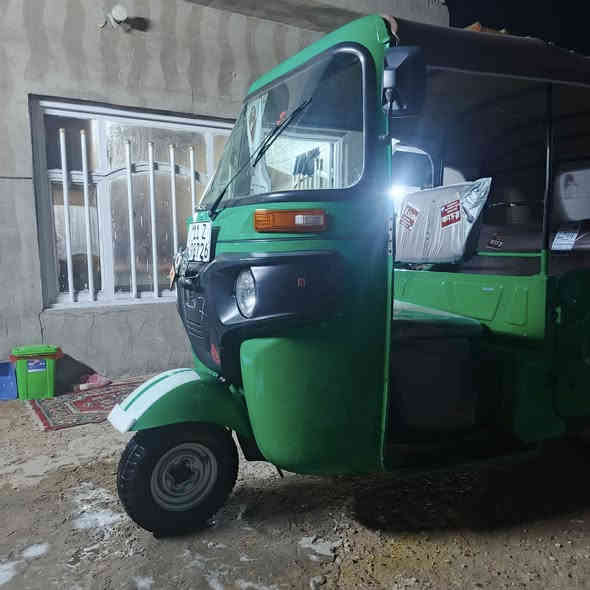 السلام عليكم تكتك للبيع موديل 21 شهر 12 لا ضربه ولا صبغ مكينه بوشه وبستم فقط العنوان بغداد مدينة الصدر رقم الهاتف ***********
