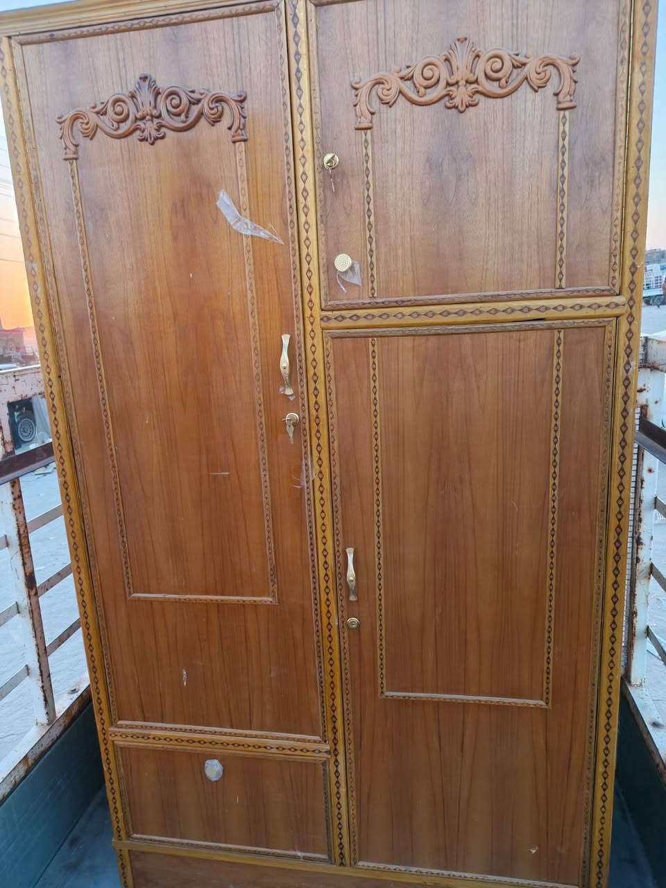سلام عليكم كنتورعدد٢ جدد الواحد ١٧٥ زاد تخم ١٥٠ ١٠ماقعد هذ رقم ***********
