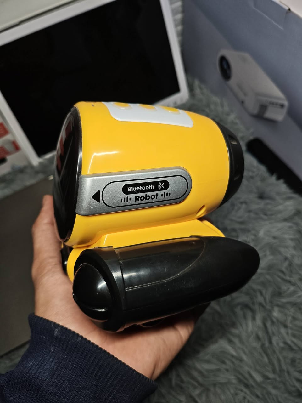 روبوت تعليمي ذكي يجمع المتعة ويه الفايدة 
بيه قصص بالإنجليزي، وأغاني تعليمية حلوة، وموسيقى هادئة للنوم.


**إذا كنت صاحب هذا الإعلان وتريد حذفه لأي سبب، رجاءا أرسل رسالة إلى الدعم الفني**