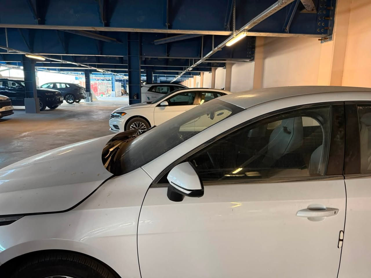 سلام عليكم 
للبيع دسترويل BYD
السياره على حادثه شغاله وتمشي 
موديل 25 بسمي تحويل ثاني يوم
ماشيه على بانزين 9 الف 
وعلى كهرباء 7الف
بدون يرباك
السعر 14 مليون ونص وبيه مجال بسيط
عنوان السياره بغداد حي العدل 
للستفسار ***********
