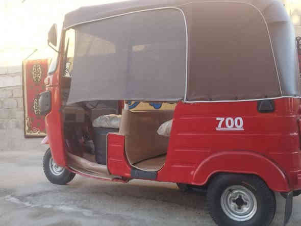 السلام عليكم تكتك مديل ١٨ أوراق وصل المرتضى جاهزه كبل للشارع معمره عل اخر حبايه صبغ عام وتايرات دوشمه سفريات كهربائيات كله جدد وشغاله محرك لاتنقيص ولا تبخير  المكان بابل القاسم ع ***********.   السعر 3700
