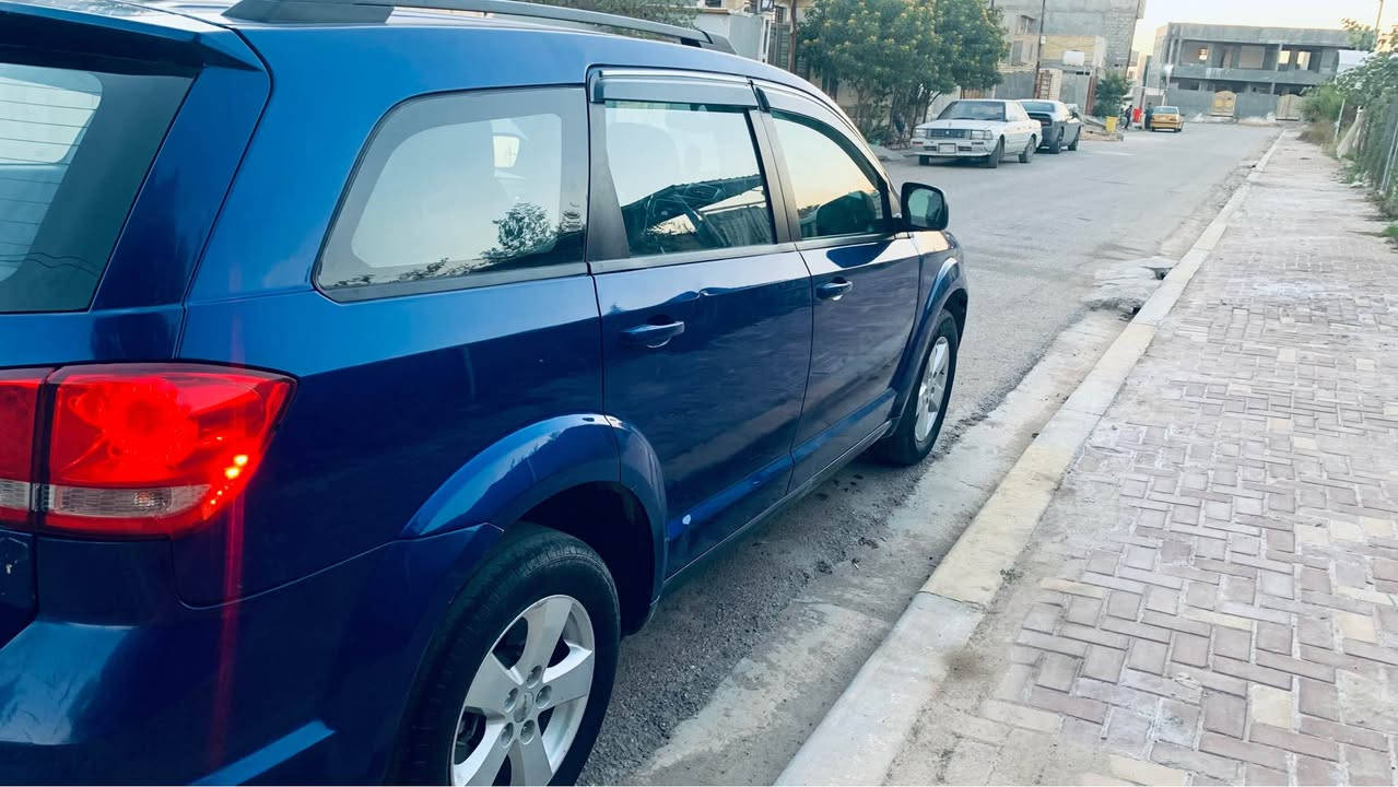 السلام عليكم دوج جورني 2012
وارد امريكي 
حادث جاملق امامي 
بيه قطع صبغ 
مكينه v6
3600
فول موصفات
بصمه تشغيل 
بصمه بل ابواب 
3قطع تبريد  
صدر امامي خلفي نضيف
تايرات نضيف
مكينه بلاديه ما مفتوحه
كشنات تدفئه 
ستيرن تدفئه 
تبريد ثلج
سنويه لل30
بسمي رقم دولي 
مكاني يغداد 
***********عبد بغداد, العراق
