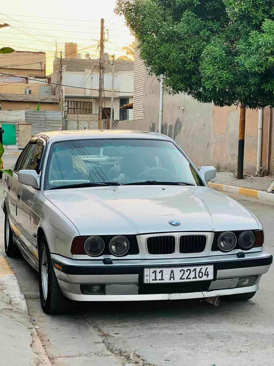 سلام عليكم بي ام مراوس مع جالنجر ونطي فرق نقد محرك ٢٥ مسكر كيوتماتيك سيارة جاهزة مابيهة اي نقص تخم تاير صدر خلفي امامي تبريد ثلج السيارة فول كشنات جلد تدفئة بل كشنات كشنات كهرباء ٣ بردات مكاني بغدادالحسينيه سعر٥٣.  ***********

