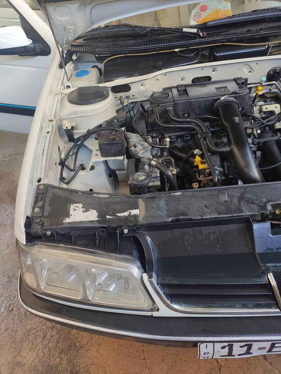 سلام عليكم بيجو (405) موديل 2013رقم بغداد مشروع بسمي وطني سنويه لغايه 30 تدفئه تبريد شغال كهربائيات شغاله سياره بلاديه  السعر)(58 ) الاستفسار اتصال ***********
