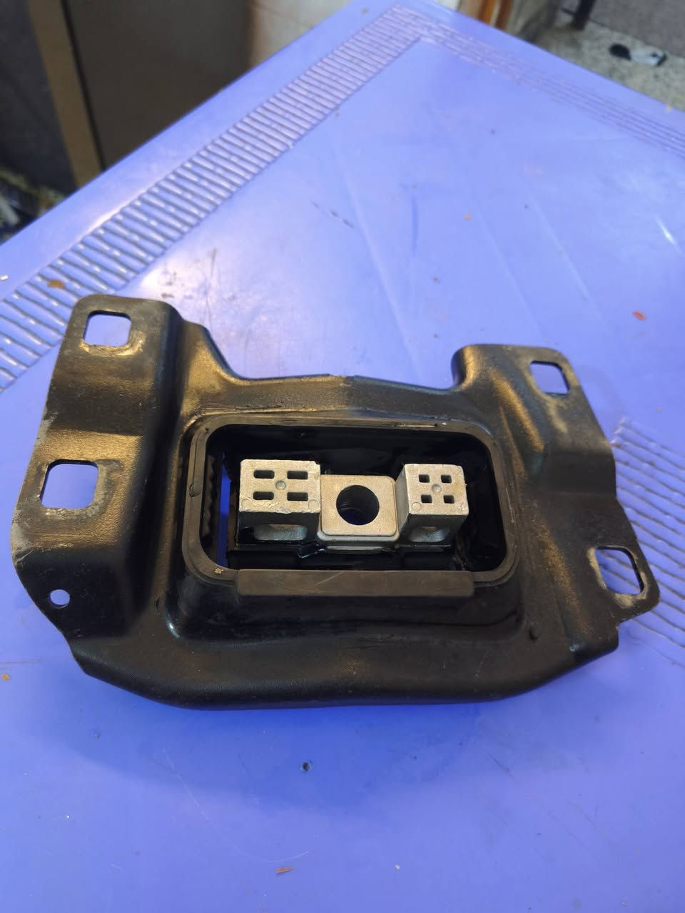 اذن گير جوه الباتري مال فوكس نوعها صيني شديتها وفتحتها بنفس اليوم لان الخلل طلع مو بيها اخذتها ب ٤٥ الف 
قفلها ٢٥ الف للي يريدها 
المكان بغداد


**إذا كنت صاحب هذا الإعلان وتريد حذفه لأي سبب، رجاءا أرسل رسالة إلى الدعم الفني**