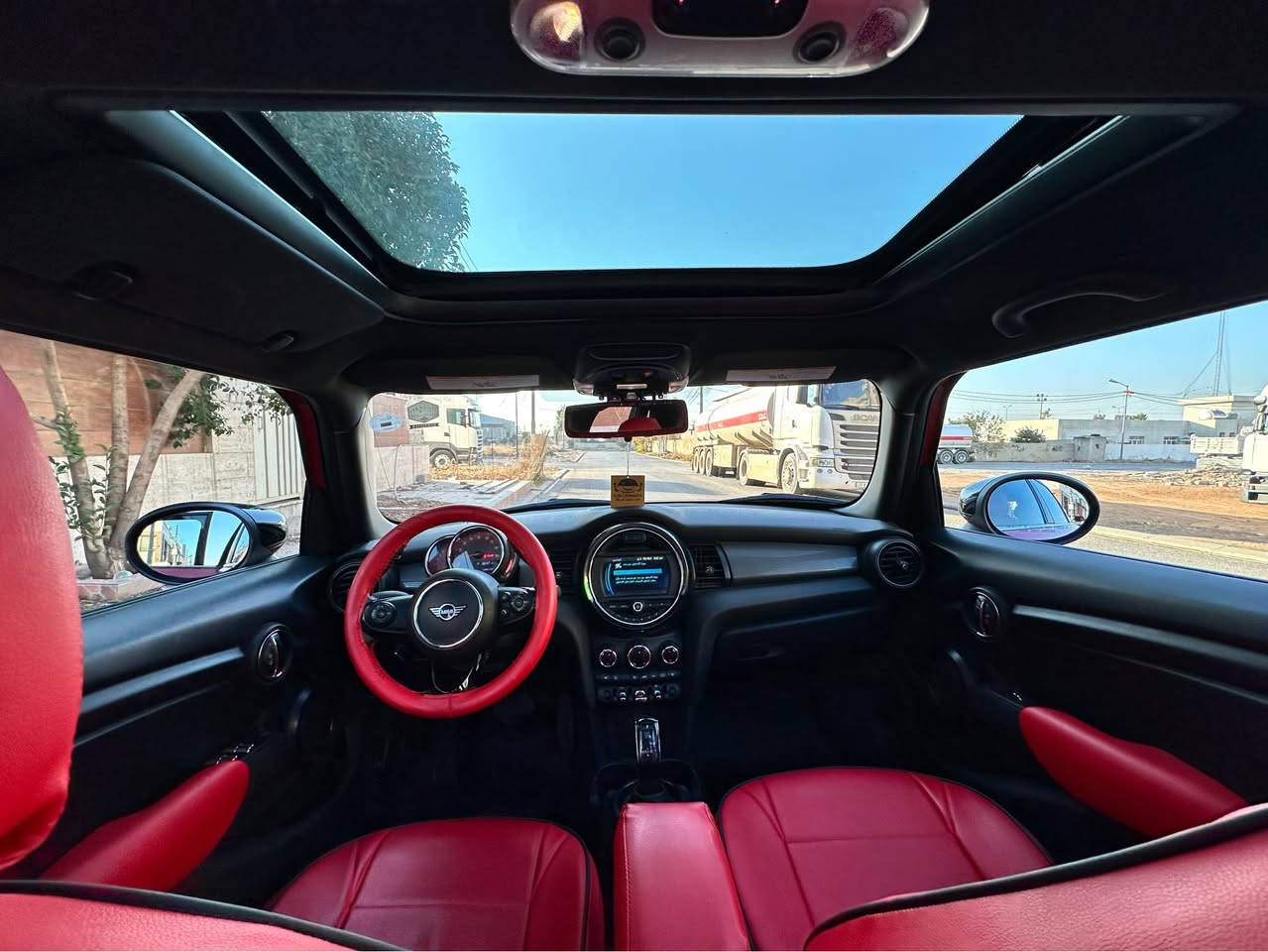 mini cooper 2020 4doors oxford edition
مینی کوپەر کلین تایتل   جوار دەرگا فول فول مواسەفات دەعامی لۆ دەعامی بەشەرت بێ سبوخ بێ تعدیل هەموو گیانی بەشەرت گێرو مەکینە بەشەرت نەکرایتەوە  فول مواسەفات سەقف رەش و دەبل پانۆراما بەسمە کوشین جلد جوار جام کارەبا گێر تۆماتیک فول فول مواسەفات ٢٠ هەزار رۆیشتیە مەکینە ١٥ و دەبل تۆربۆ نرخی145وەرەقەیە و کەمێک مەجال لە هەولێرە 
ژمارەی مۆبایل *********** أربيل, العراق
