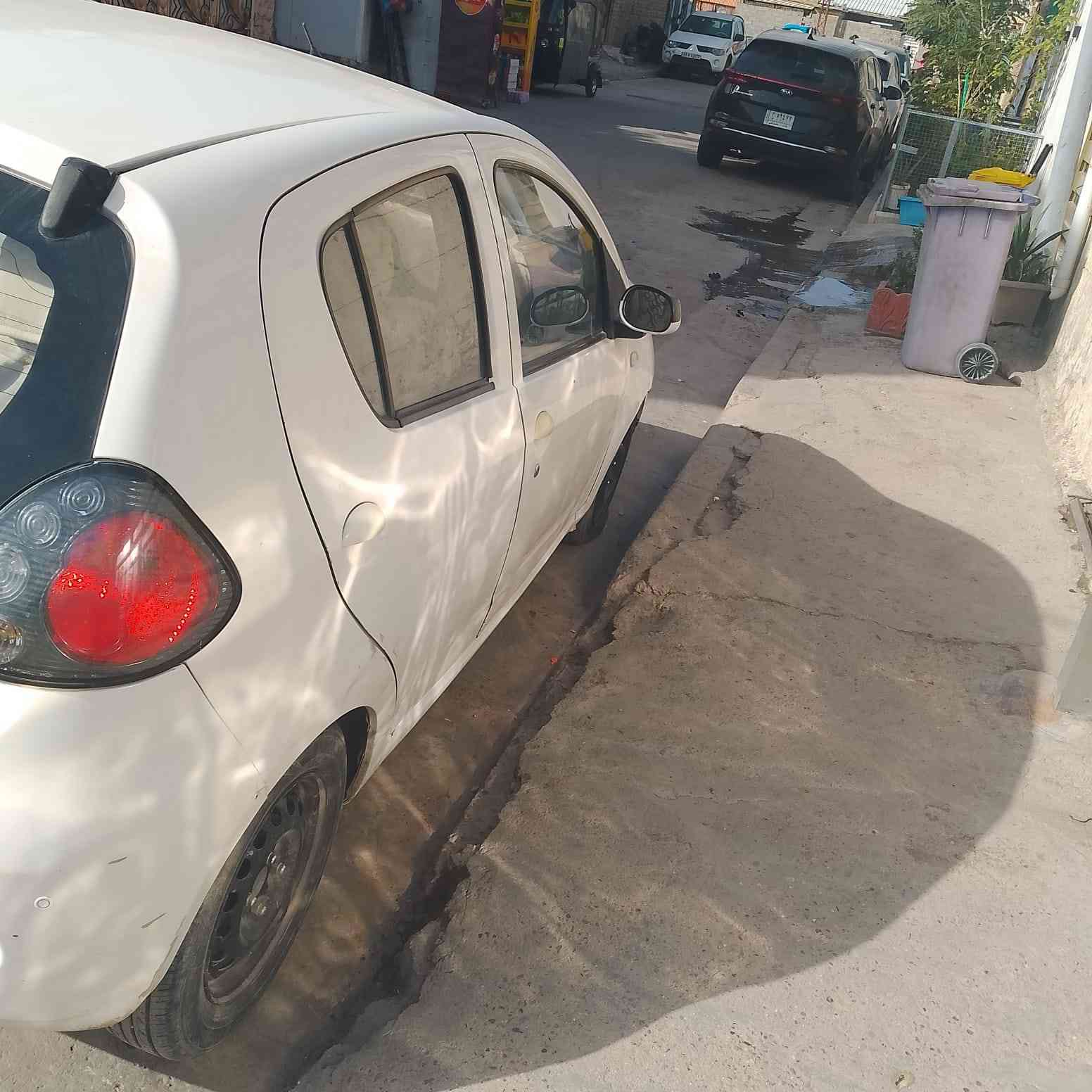 السلام عليكم
جيلي باندا ٢٠١٢ رقم بغداد 
السونار موجود بالمنشور
السعر ٥٢ ورقة وبيها مجال قليل
مكانها بغداد البلديات
***********
