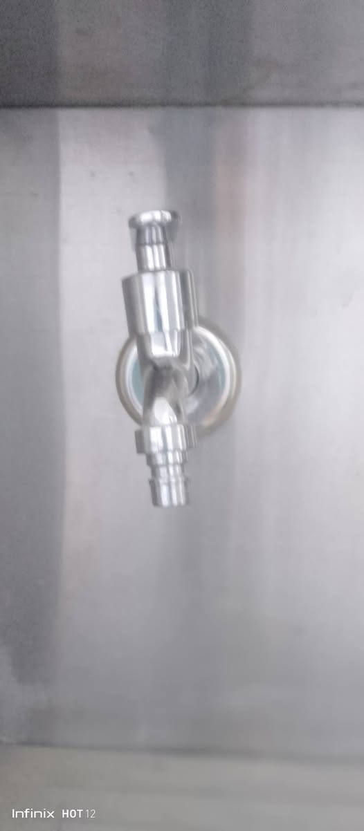 السلام عليكم براد 2حنفيه مستعمل قليل 
ممصلح ابد 
نوع الاصلي حساوي كويتي 
180
بغداد تقاطع الكياره 
***********
