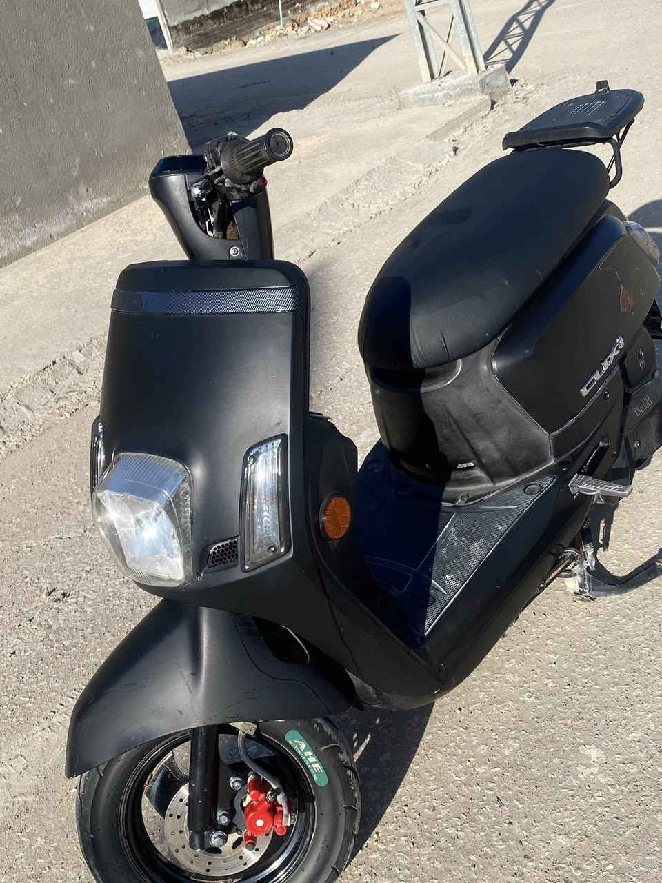 البيع : ماكس بوليس مسطره (نوزل) موديل ٢٠١٣ 
مافتوحه مكفوله مكينته 
كفراته مختمه ألون اسود طافي 
كهربائيته شغاله مابيه نقص  
دراجه خير من الله 
السعر ٨٧٥وبيه مجال الشراي 
مكاني حي العباس : 
مامتواجد ع فيس اتصل ع رقم 
***********
