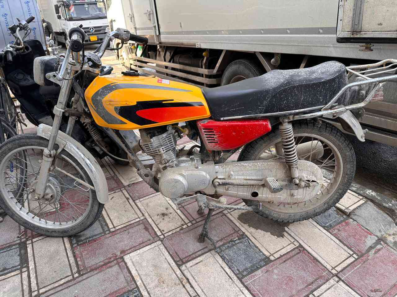 سيجي نامه كلك كلك كلك
موديل 24 بس انا هاملها شويه تعبانه 
ناصريه شارع عشرين 
***********
سعر 380
مجال قليل
