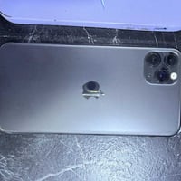 ايفون 11 برو ماكس نظيف ممفتوح فقط متصلحة السماعة ذاكرة 265  بطارية 79‎...