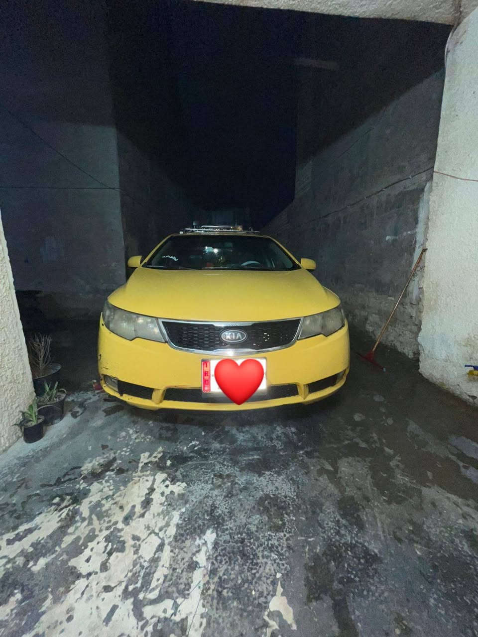 سلام عليكم فورتي البيع مديل ١٣ السياره جاهزه تبريد تدفه كبل الشارع المكان بغداد ***********
