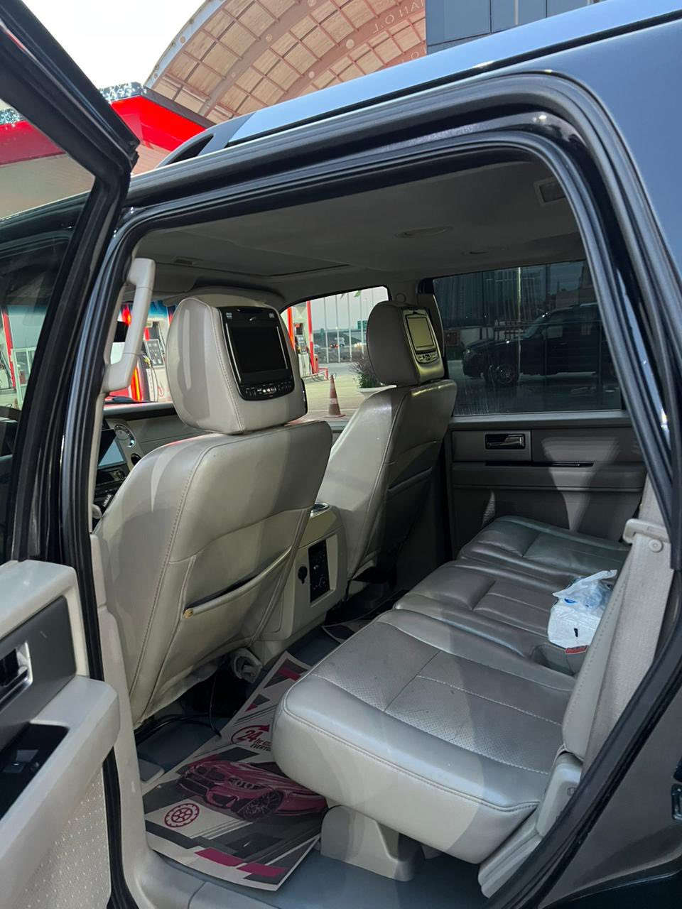 Ford expedition 2013
Limited 
4+4 suv 
100 miles 
Shareka Niva 
***********
