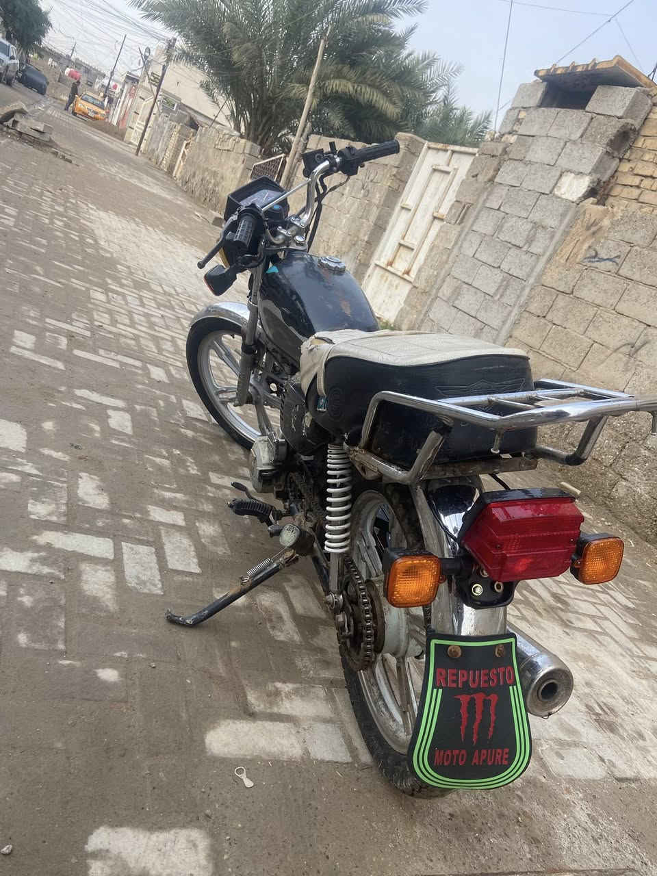 السلام عليكم أيراني ٥ كير مكينه ٢٢ كشر ١٨ دراجه كلشي شغل بيه اشاير دبل اشاره لد نشره كامله  السعر ٥٠٠ وبيه مجال مكان بغداد الشعب رقم الهاتف ***********
