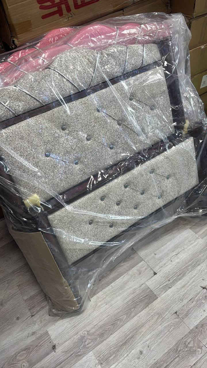 #جديد 
وصلت سرير ايراني  حديد نفر واحد 
الطول 190سم
العرض90سم
السعر 65000الف🤩🤩
توصيل متوفر 
 واتساب ***********
