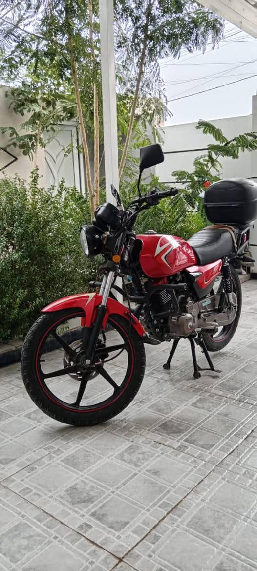 دراجة shining صيني موديل  ٢٣
محرك ١٥٠ 
مرقمه مال موظف من البيت للدائرة
السعر مليون و ٦٠٠ وبيها مجال
***********
