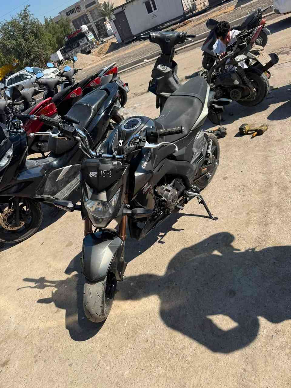 سلام وعليكم دراجه كاوسكي  اس محرك 125  دراجه رمبه جديده مكفوله كفاله عامه سعر خاص رقم ***********
