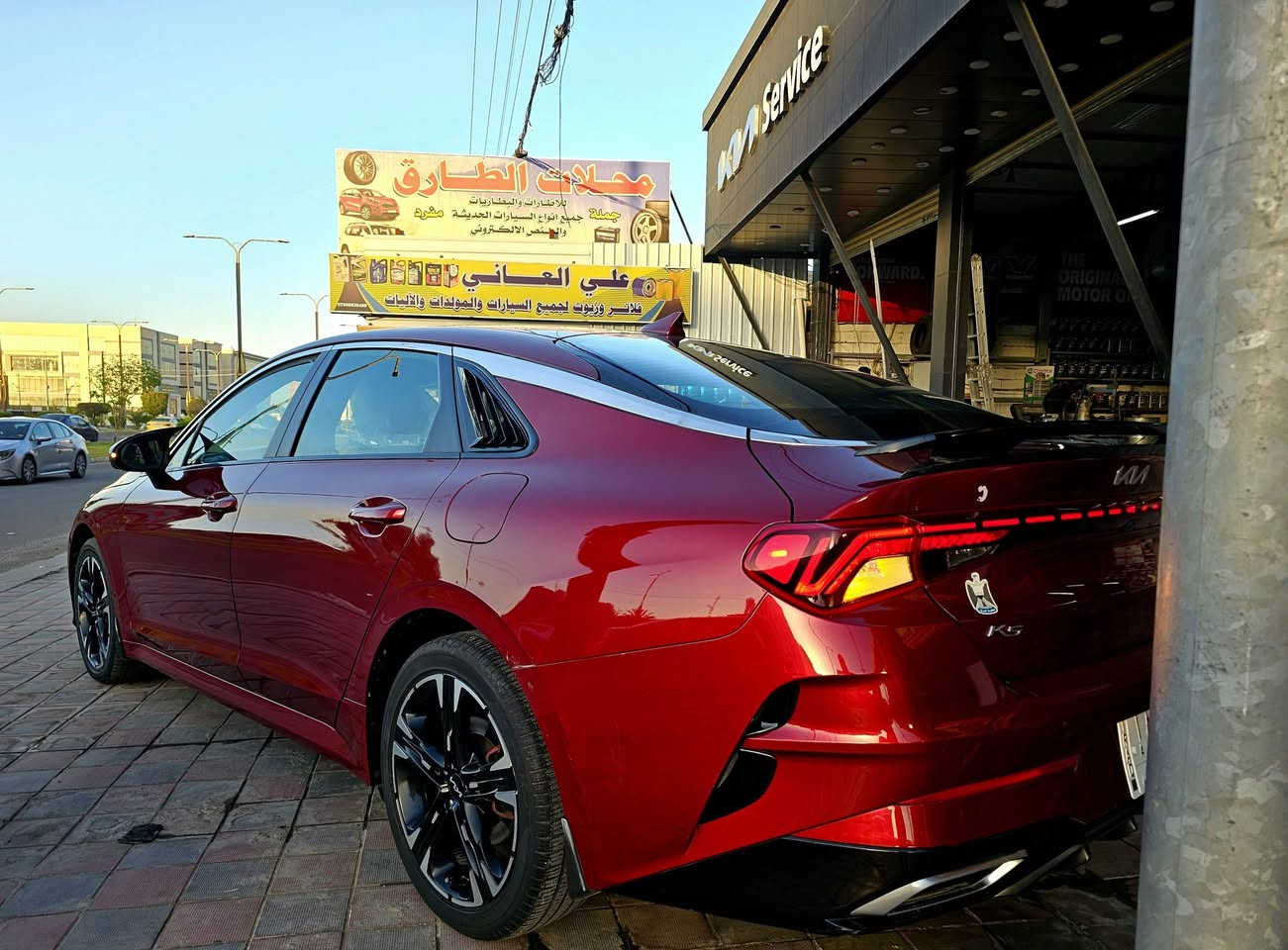 السلام عليكم. 🔴 مكلف بالنشرر
للبيع KIA K5 GT-Line موديل 2022

سيارة فول مواصفات عدا الفتحة، بحالة ممتازة،
ماشية 56 ألف فقط.

المواصفات:

* شفتات على الستيرن
* مثبت سرعة ذكي
* رادارات أمامية
* قيادة شبه ذاتية
* توقف ذاتي
* نقاط عمياء
* سايد بريك إلكتروني
* تشغيل عن بعد
* بصمة تشغيل ودخول
* فتح الجنطة عن بعد وبالقدم
* حساسات وكاميرات
* مواصفات أخرى كثيرة
• حادثة جاملغ وبنيد بدون تبديل 
السيارة حدادية أمامية جديدة وشغلها نظيف، جاهزة للاستخدام ولا تحتاج أي مصروف
 السعر 150 وبيها مجال للطيبين
📲 للأستفسار   ***********
