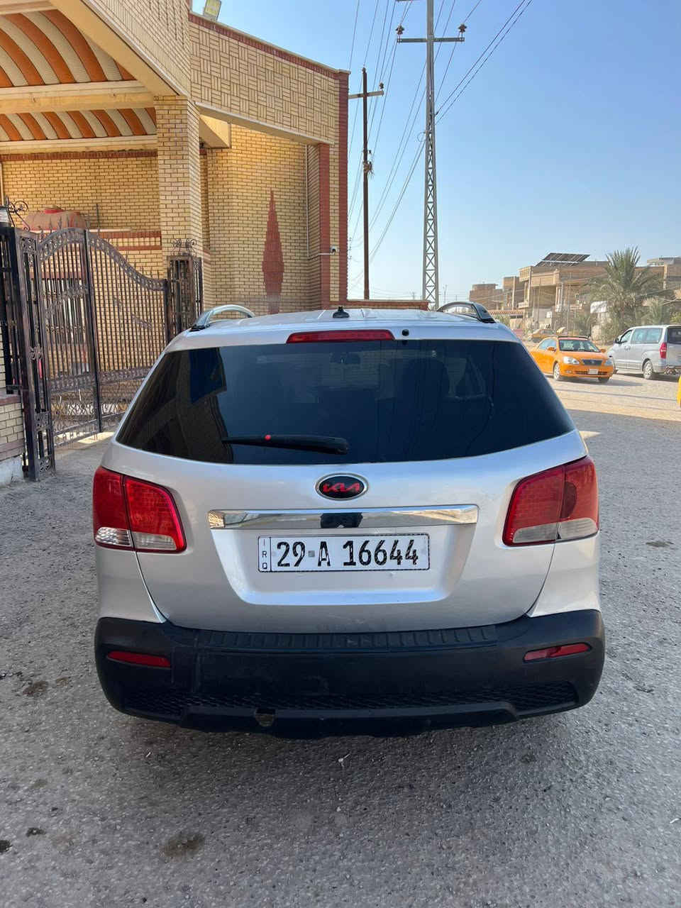 يالله السلام عليكم اخوان سورنتو موديل 2012امريكي حادثه جاملغ وبنيد بدون دواخل السياره وبيها صبغ حزام اثر جراد وطخات السياره جديده وجاهزه من كلشي تخم تاير حداديه اماميه وخلفيه تبريد ثلج مكينه جديده 2400دوش المرغوب رقم دولي شرط التحويل مكان السياره ديوانيه السعر 108 وبيها مجال لطيبين 🌹***********
