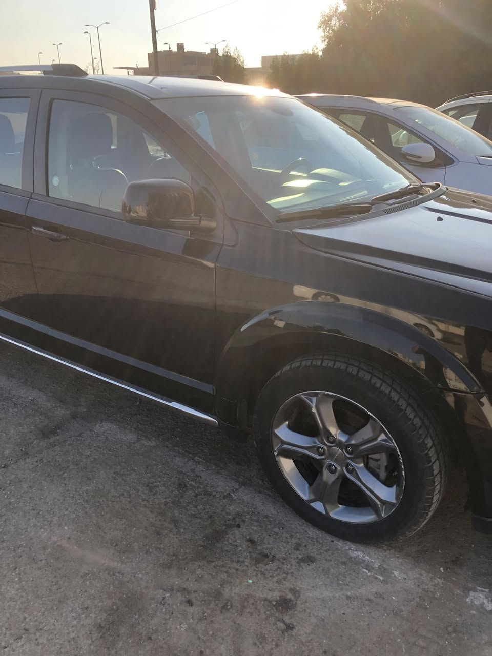 سلام عليكم عندى دوج جورني كروز رود للبيع 2018 رقم بغداد لون اسود محرك 3600 سته سلندر 7راكب 3قطع تبريد كشنات جلد تحكمات شاشه كبيره ضربتهه جاملغ وربع البنيد رايدهه 140وبيهه مجال للطيبين رقم الهاتف ***********
