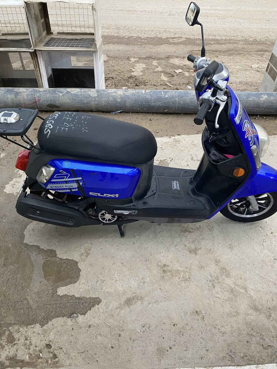 للبيع دراجه مفوله ومكفوله اي نقص مابيه مكينه بلاد تخم كلاجات رياضي دراجه عايزه بس سايق مكاني حله شارع 8رقم ***********
