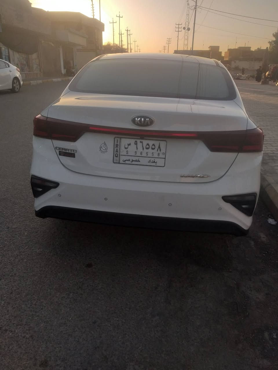 السلام عليكم 
كيا سيراتو موديل ٢٠٢١ مكفول بس بارد باب السائق
الاتصال بالرقم ***********
