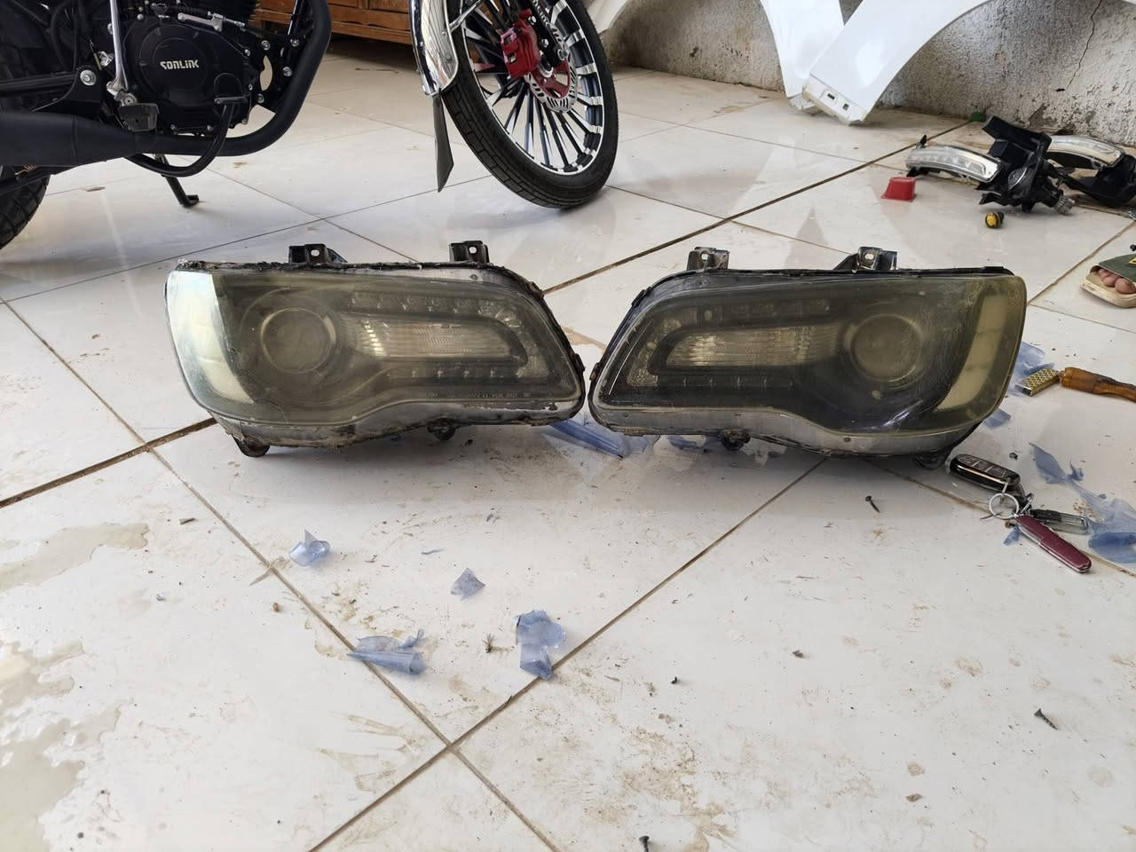 لايت اوباما S منضومة جكساره عالي ناصي تترحملي ما دامك عالشارع والله يحتاجن  جامات السعر ١٢٥
شباك دعاميه Sبجم عريض الجوه السعر ٢٥ 
ليزات مع الد اوباما S السعر ٥٠ جاملغات اوباما ابيض ثلجي بيهن صبغ ومعجون خفيف السعر ١٥٠ مكان ناصريه شطره توصيل حسب الاتفاق ***********
